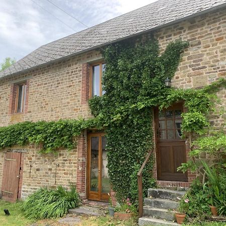 Les Rouges Terres Gites - La Vieille Grange Saint-Amand  Exterior photo